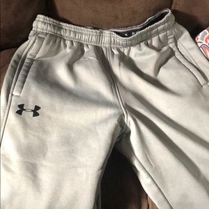 Under armour grey sweatpants size medium